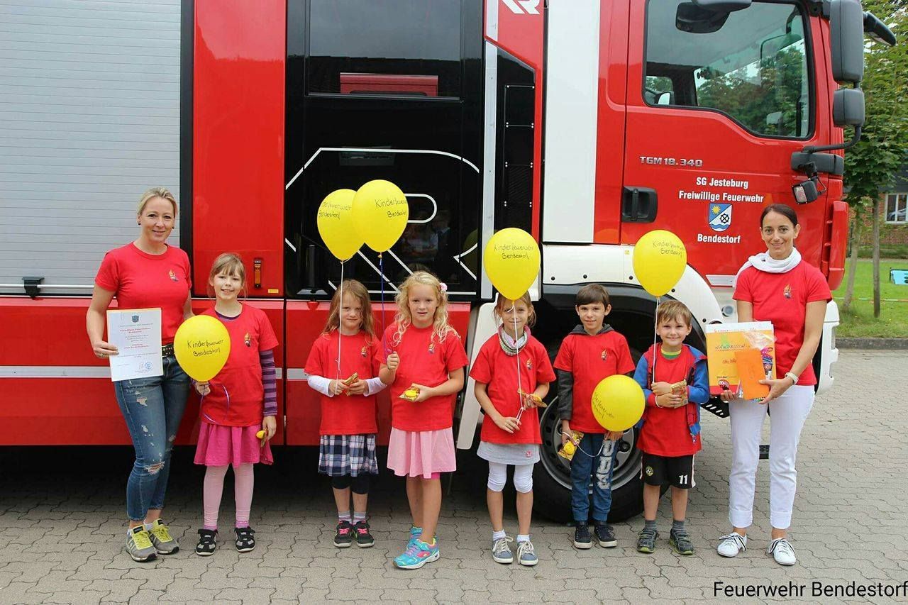 14060035_575102202697492_433865921_o