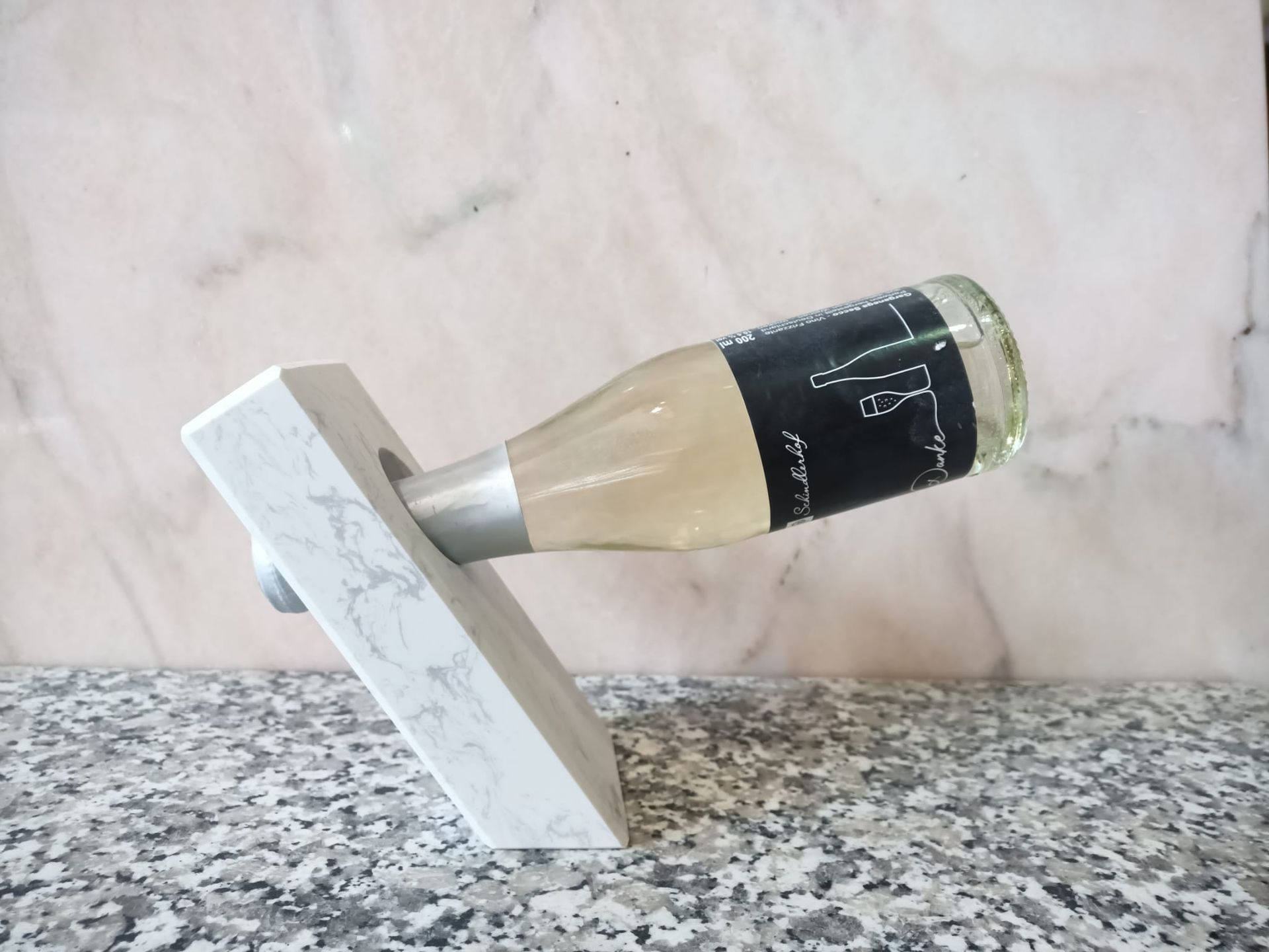 Weinständer aus Naturstein oder Kunststein - Zeitlose Eleganz - Eye Catcher