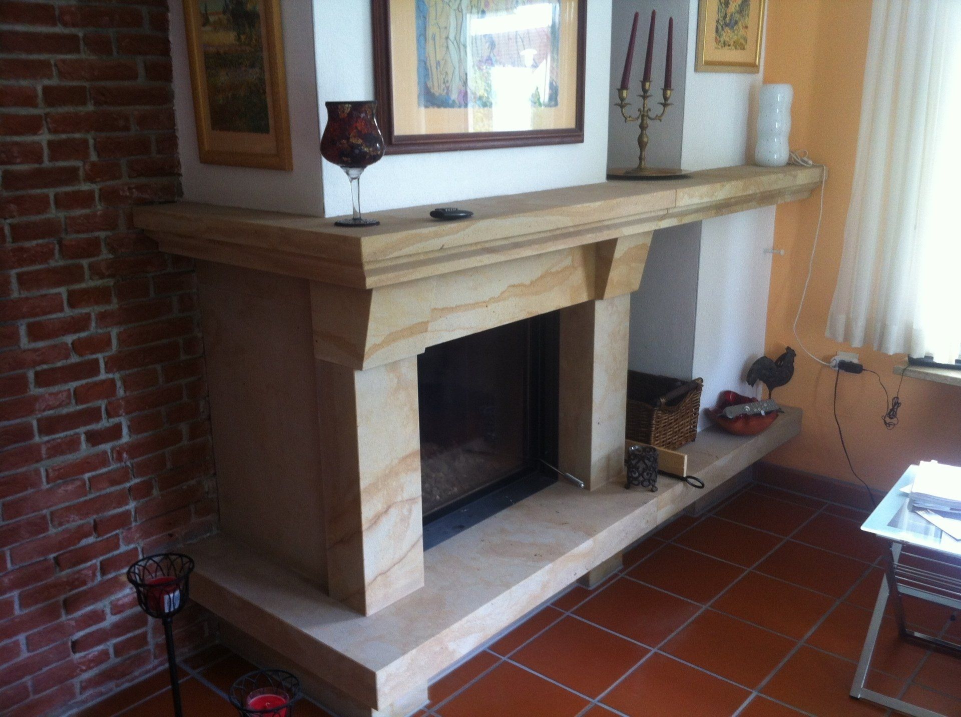 Kamin aus Sandstein