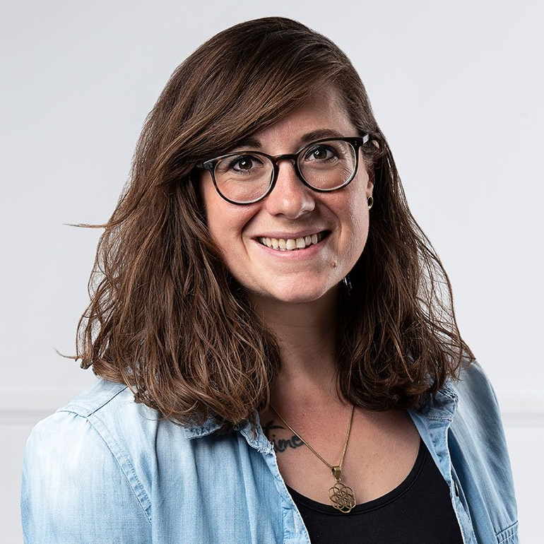 Madlen Produktfotografin & Grafikerin Madlen Freelance Produktfotografin