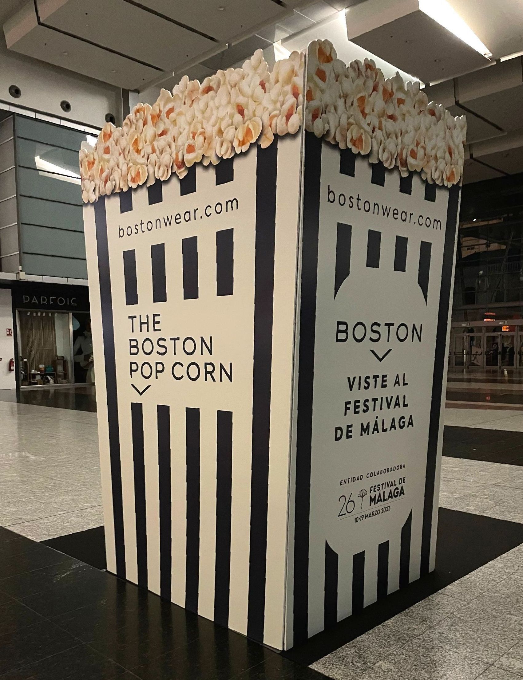 pop up stand malaga