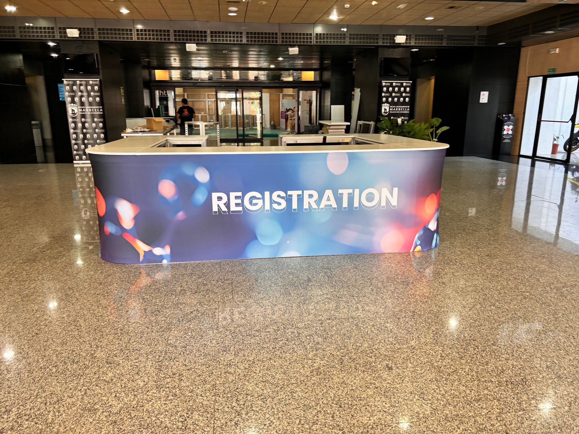 mostrador modular con diseño especial malaga