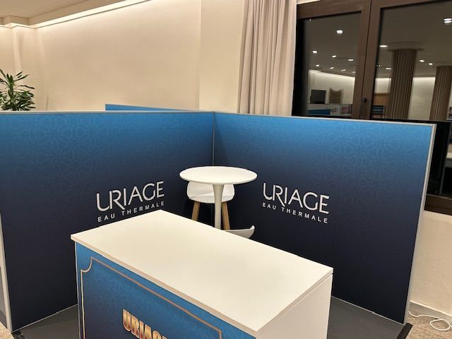 Stands boxes con mobiliario en Malaga