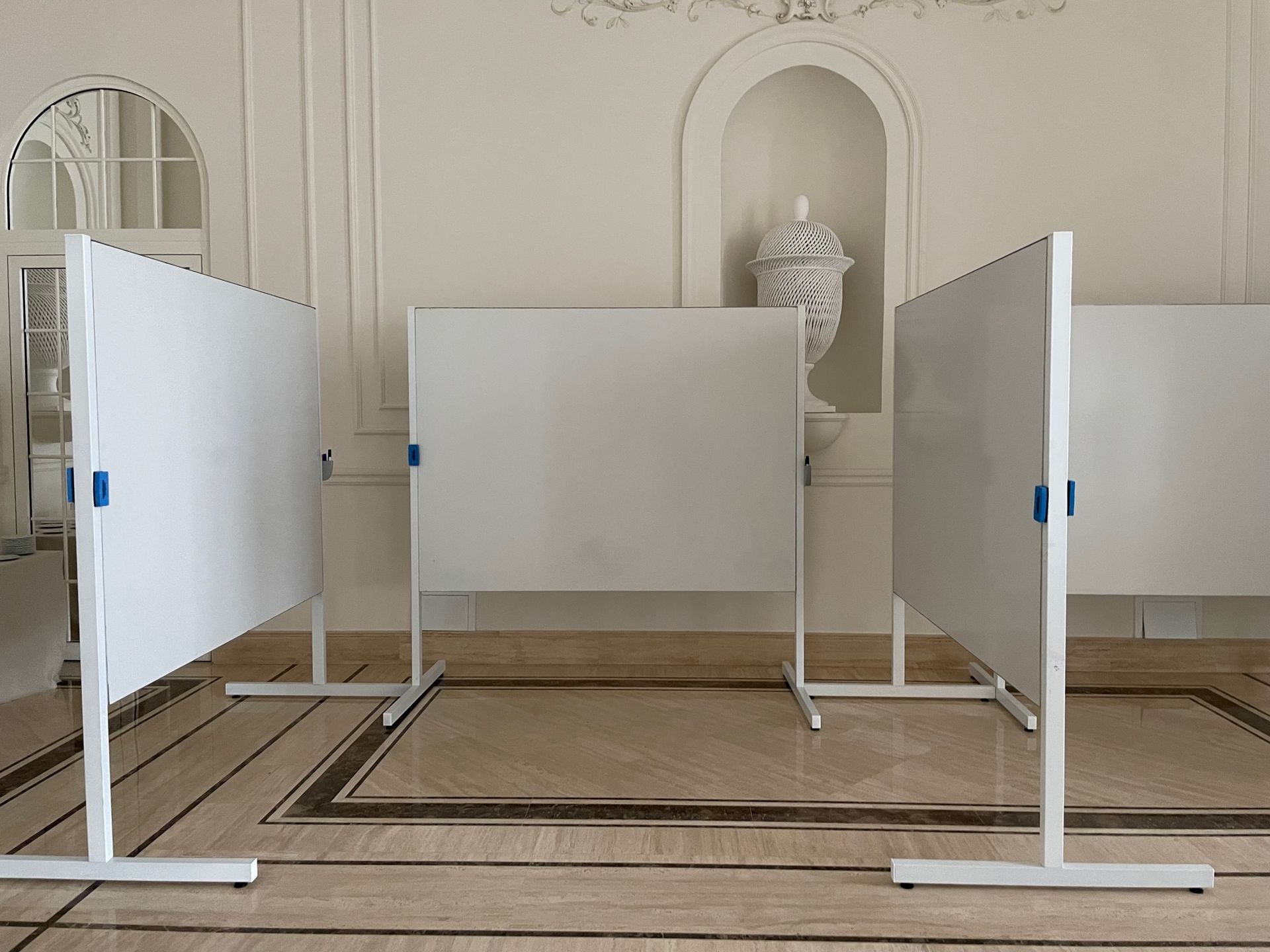 Pizarras grandes en alquiler para presentaciones