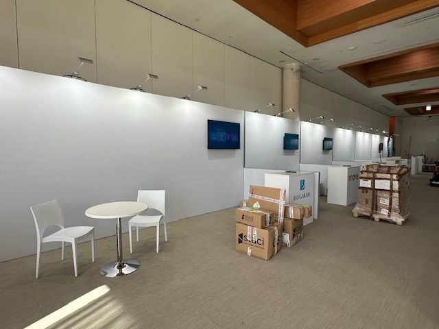 sponsor stands para summit meeting in Malaga