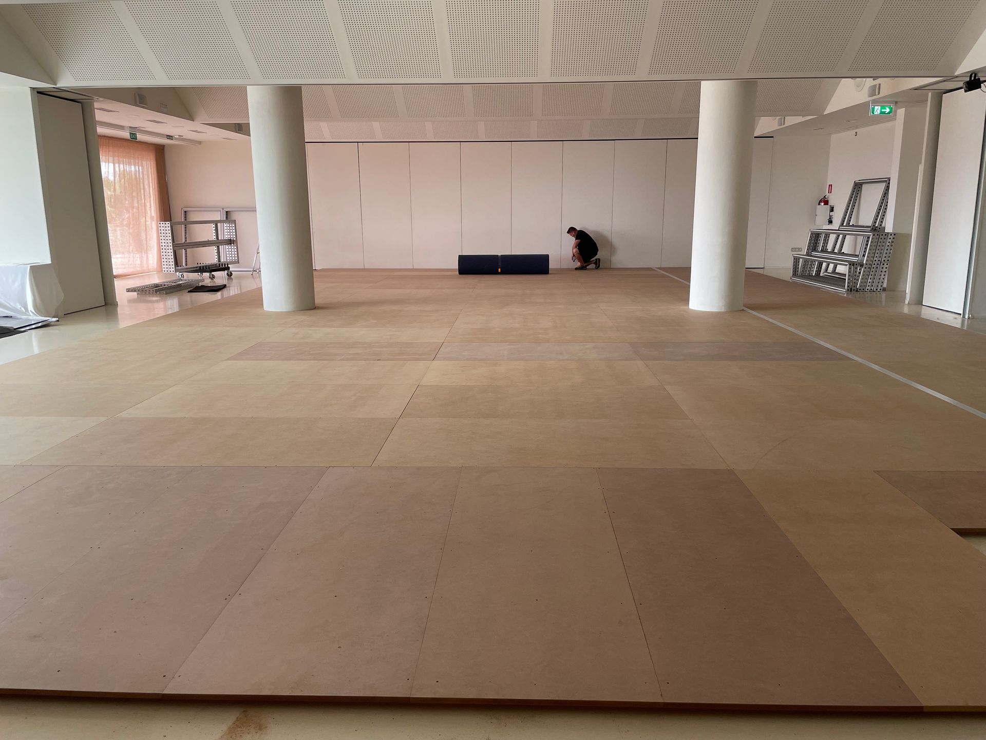 Superficie elevada para exposición en malaga