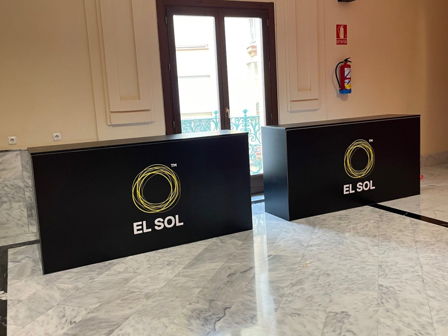 Mostrador modular para puntos de información