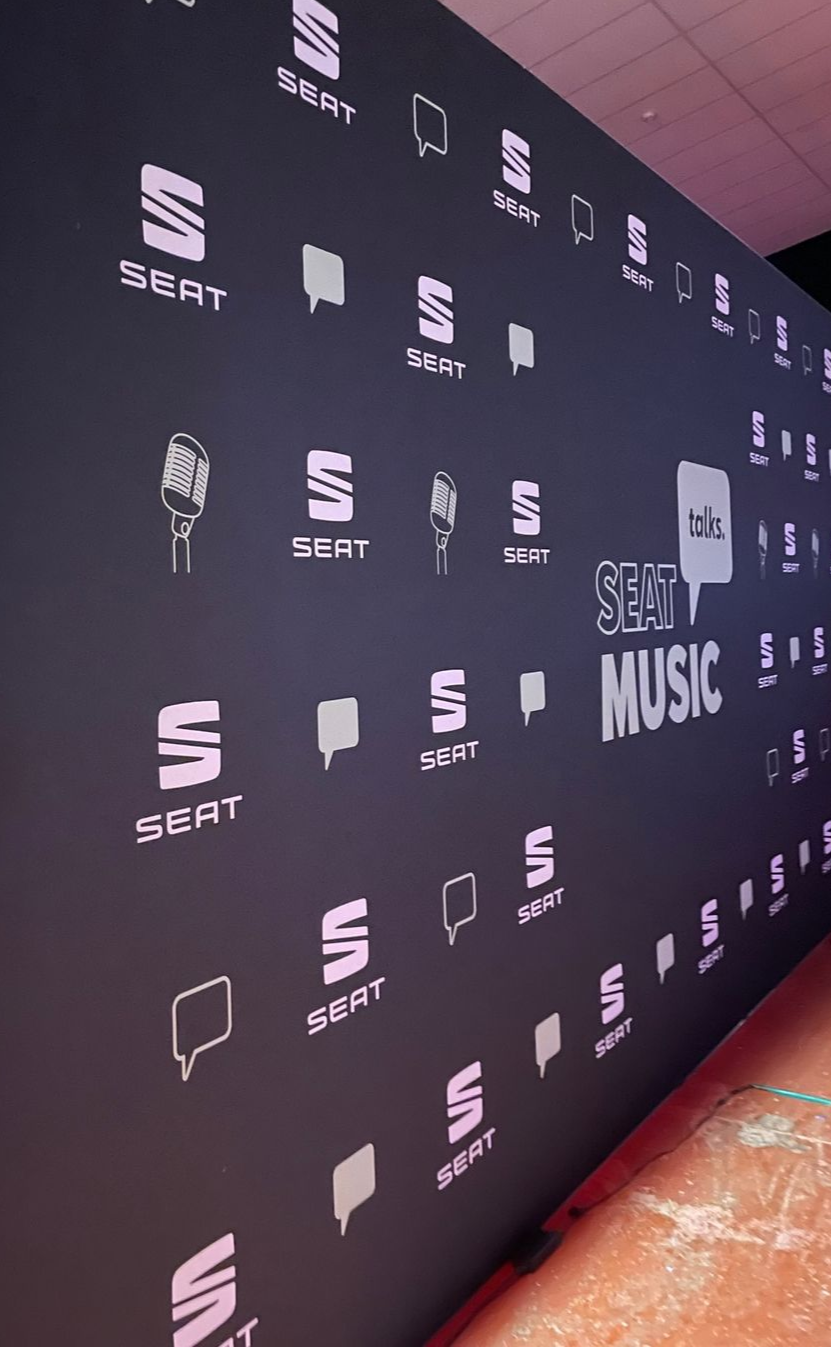 Photocall textil para eventos en Málaga