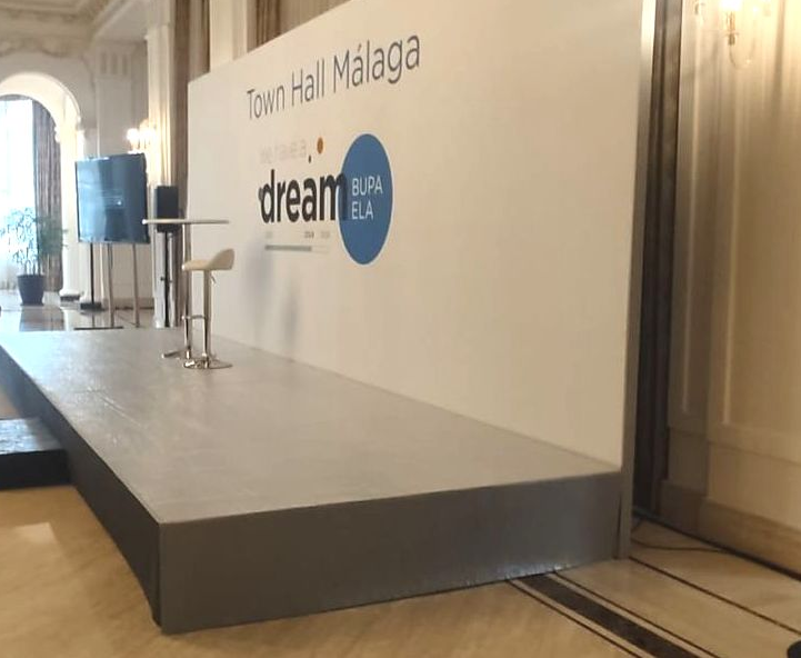 tarima de escenario mas trasera en malaga