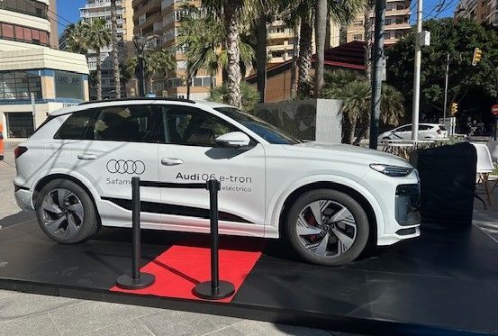 Suelos de exposición elevados para eventos en Málaga