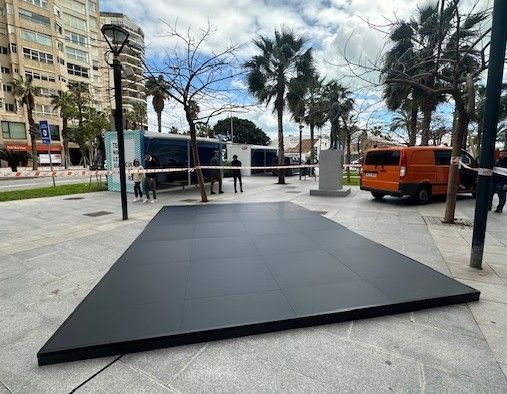 Instalación de suelos para stands interiores y exteriores