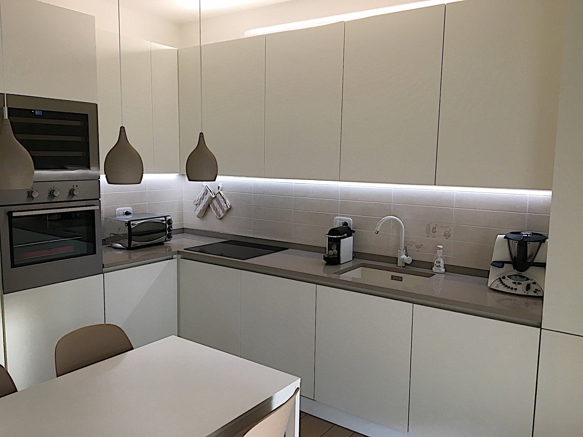 Cucina su misura laccato opaco