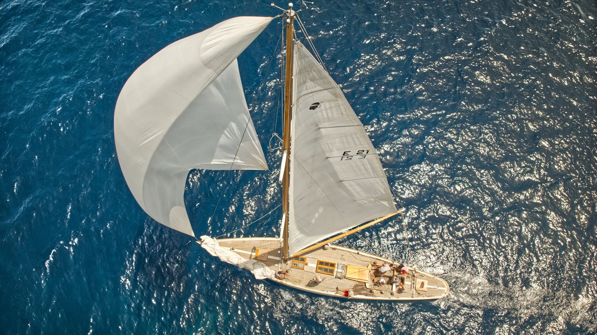 Eileen 1938 Corsica classic yachting drone insulairdrone corse droniste