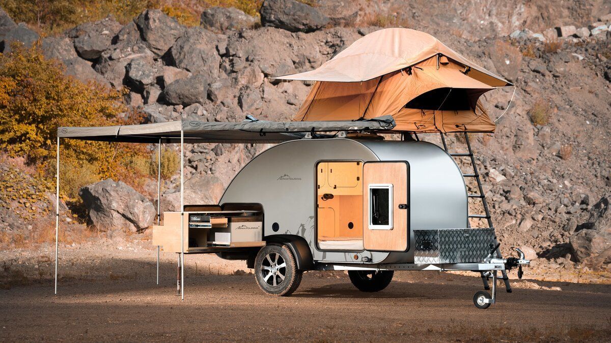 mini Wohnwagen mit Dachzelt
