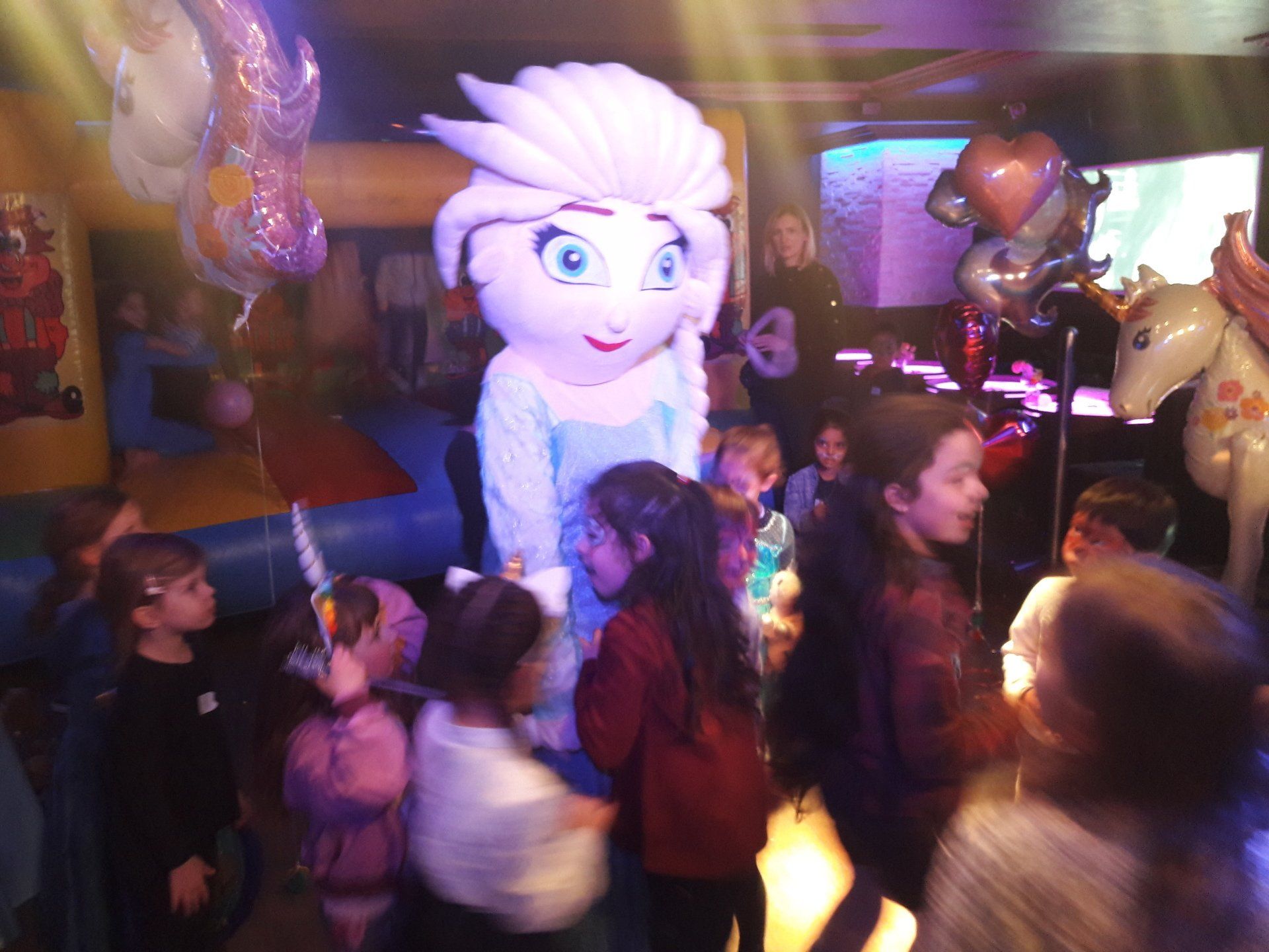 mascotte reine des neiges