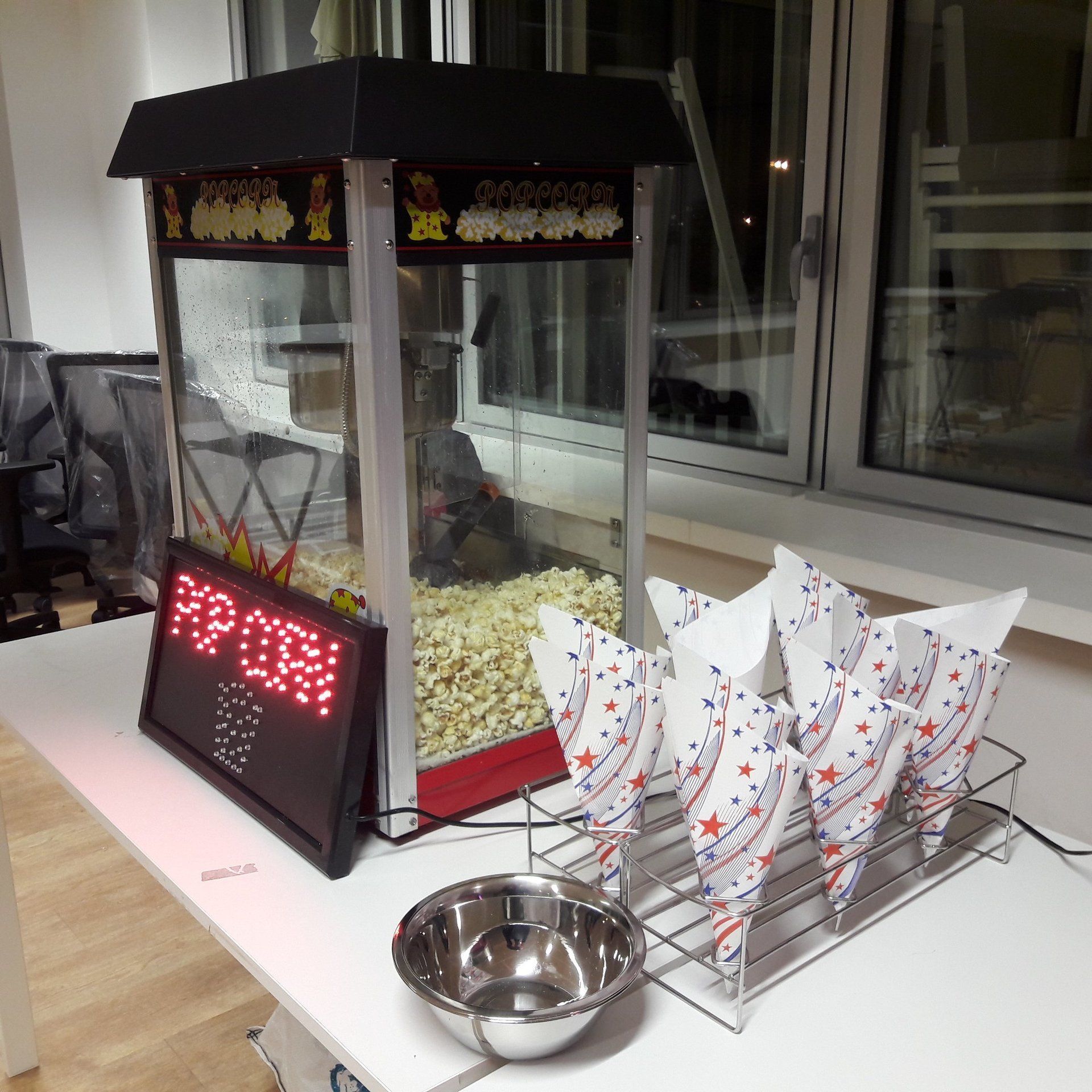 animation pop corn 77-78-91-92-93-94-95-paris