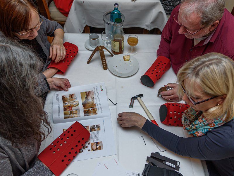 Teambuilding The Hand Project