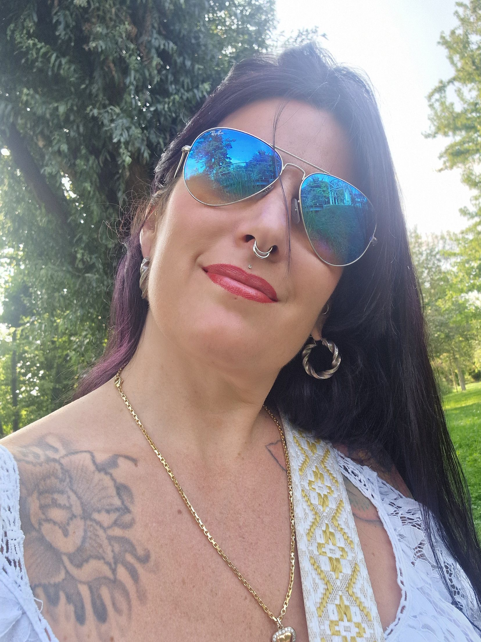 Katharina Iyen schreibt über Google AI Overviews und deren Einfluss auf SEO-Texte und Online-Texte.