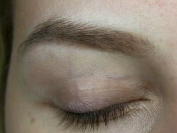 dermopigmentation des sourcils en poil à poil, ombrage, sourcils poudrés, sourcils combo