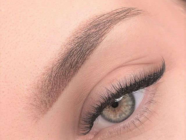 dermopigmentation des sourcils en poil à poil, ombrage, sourcils poudrés, sourcils combo