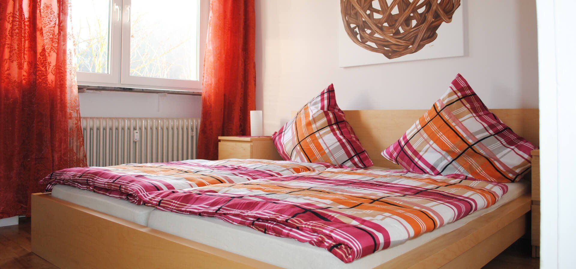Schlafzimmer 1