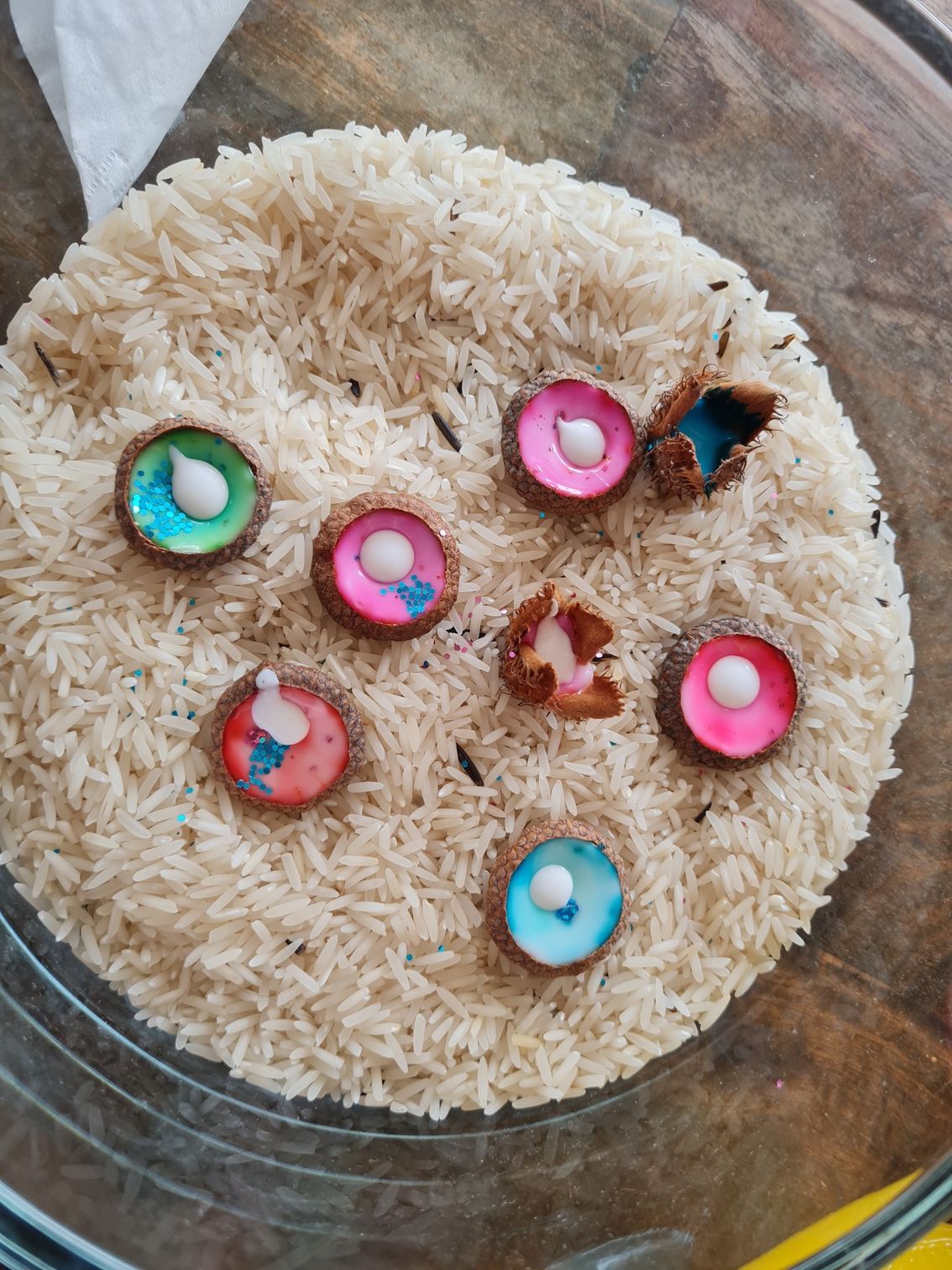 Anleitung wir aus gesammelten Eichelhütchen im Herbst tolle Eicheldiamanten gemacht werden von Dwaffis-Welt