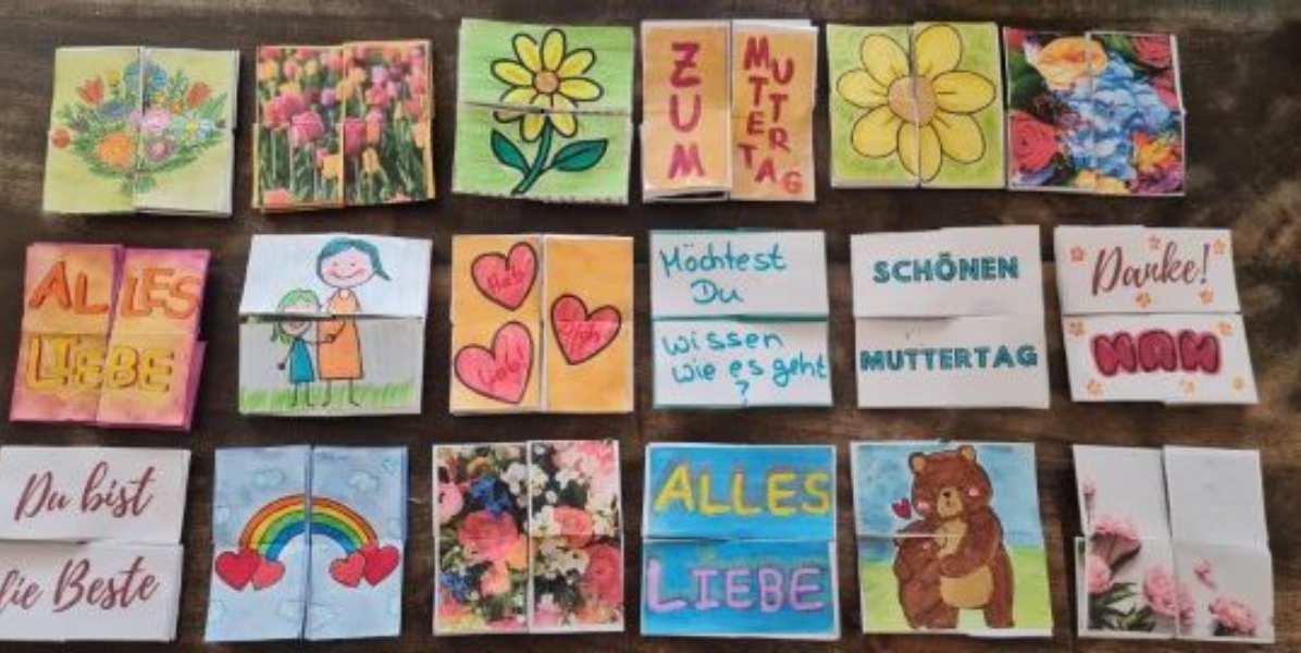Das Bild zeigt verschiedene Designbeispiele der Endloskarte Thema Muttertag von Dwaffis-Welt