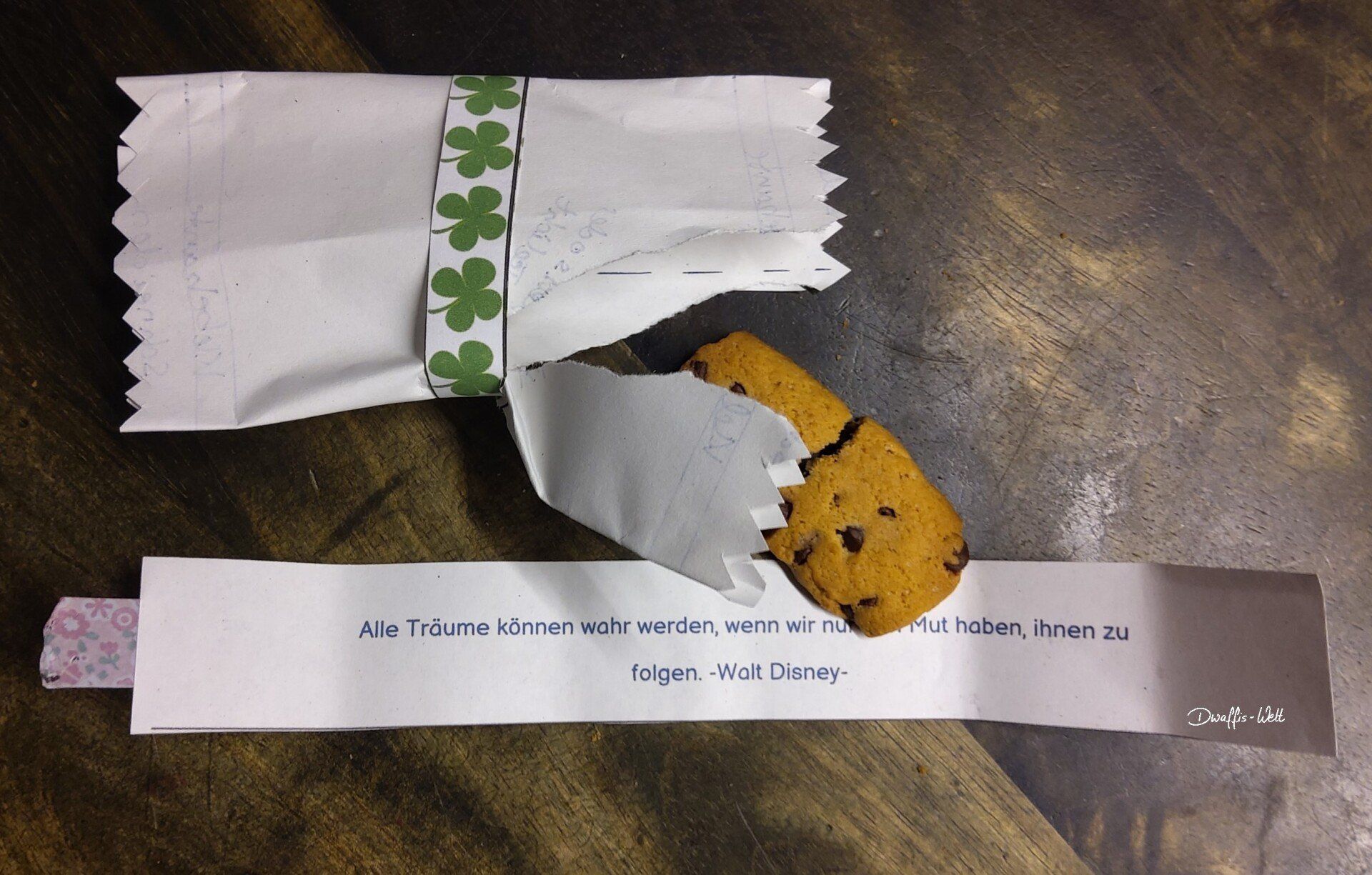 Glückskekse mal anders. Positive, witzige SPrüche erswarten Dich, zum verschenken oder selber überraschen, zum Kafee, zum Tee, zum Journaling