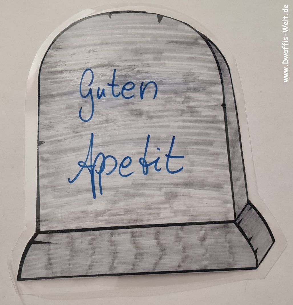 Die Halloween Girlande zum selber basteln und malen. Das Bastel-E-Book enthält eine Malvorlage mit über 70 Motiven und Buchstaben. Das Halloween Alphabet ist in einer weiteren Variante bunt ausgemalt. Runterladen, ausmalen, ausschneiden, basteln, fertig ist die tolle Halloweendekoration. Für Kinder geeignete Hallowen Deko. kreativer Mal und Bastelspaß