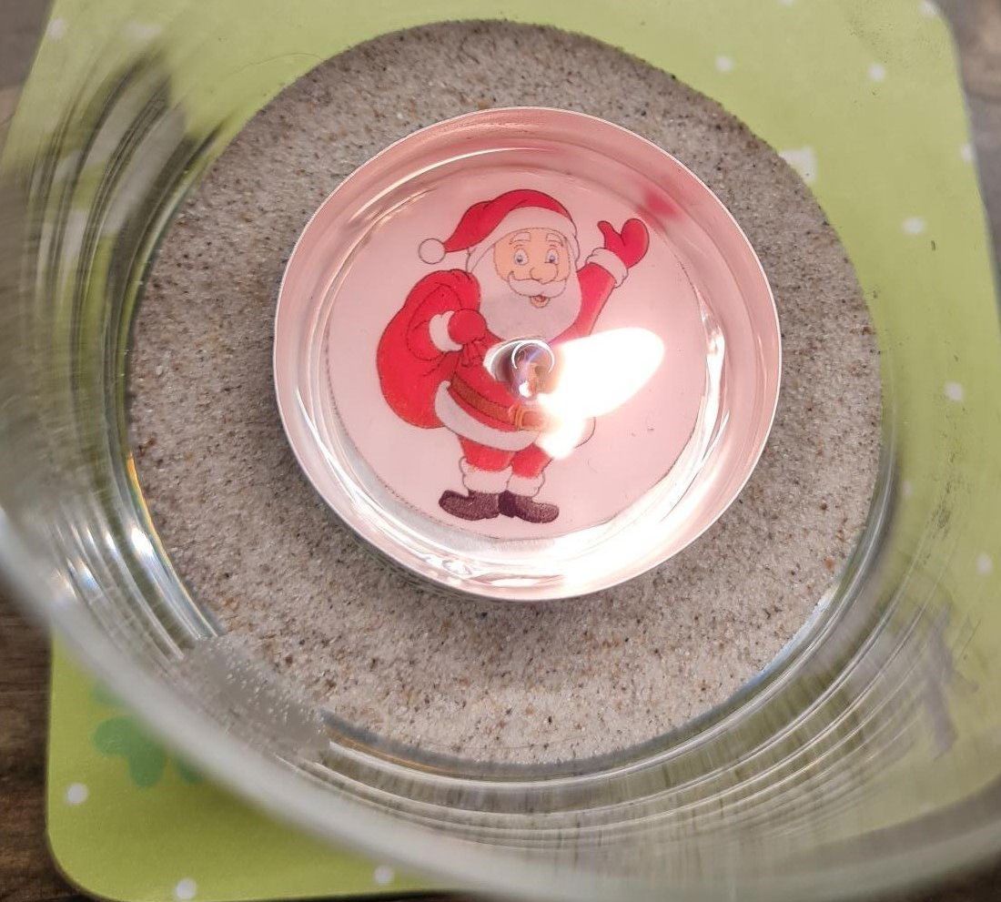 Mit diesem E-Book machst DU aus langweiligen Teelichtern wunderbare Lichtgrüße und verzauberst Dein zu Hause. GLeichzeitig hast Du ganz besondere kleine Geschenke, Mitbringsel und Gastgeschenke. Thema Weihnachten, ADvent, nikolaus