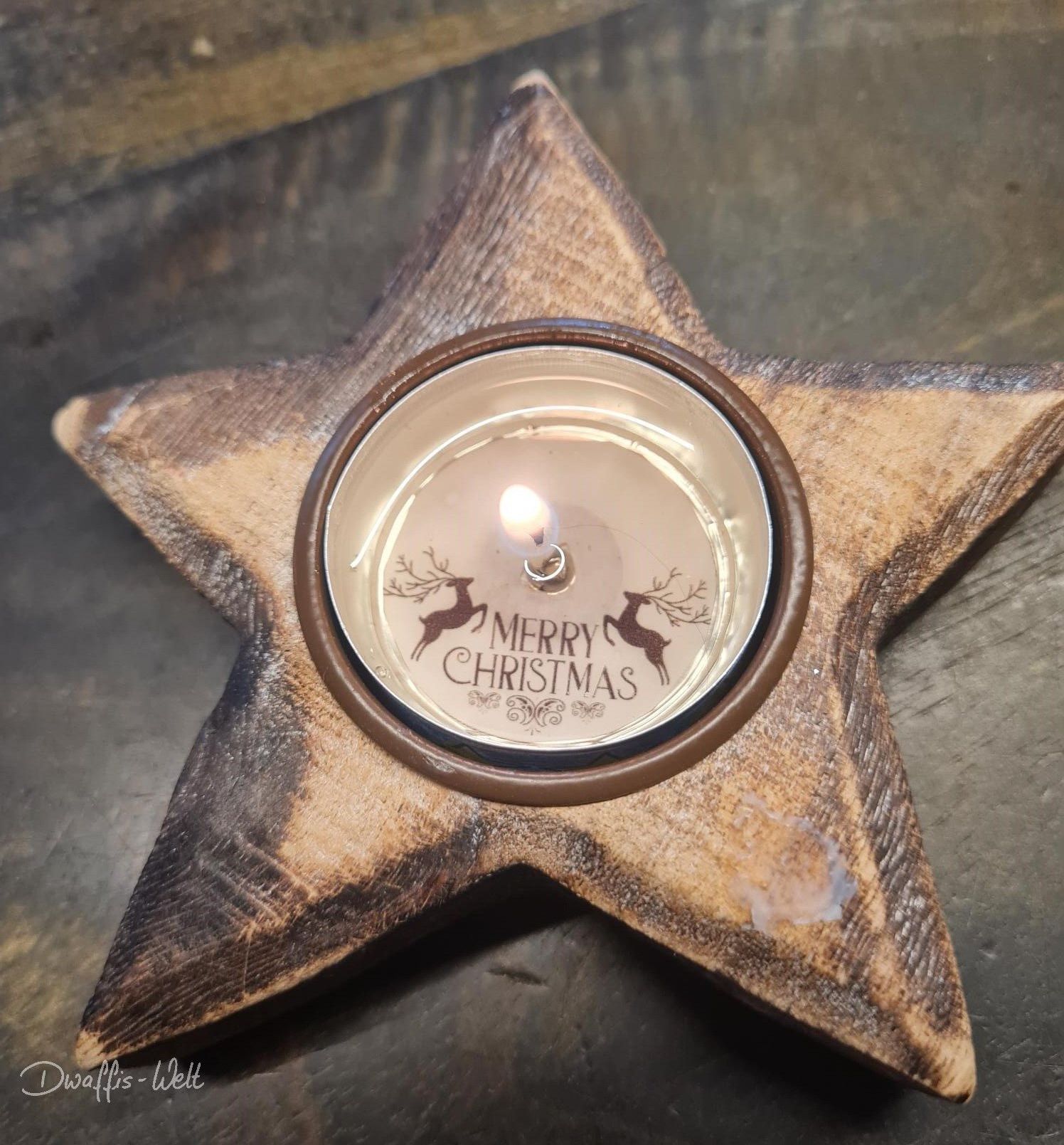 Mit diesem E-Book machst DU aus langweiligen Teelichtern wunderbare Lichtgrüße und verzauberst Dein zu Hause. GLeichzeitig hast Du ganz besondere kleine Geschenke, Mitbringsel und Gastgeschenke. Thema Weihnachten, ADvent, nikolaus