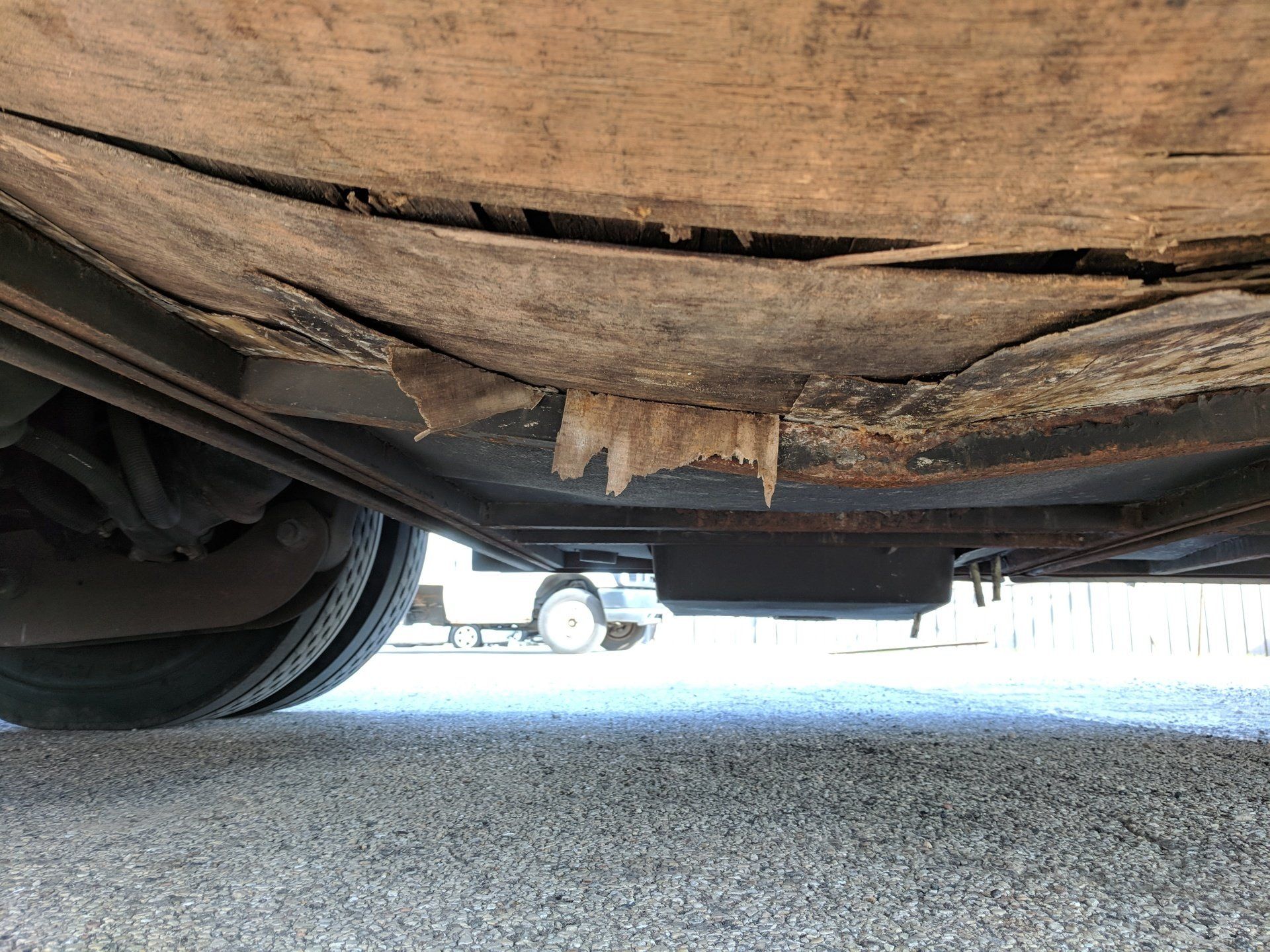 Rotten wood fresh water tank bent support Damon Tuscany