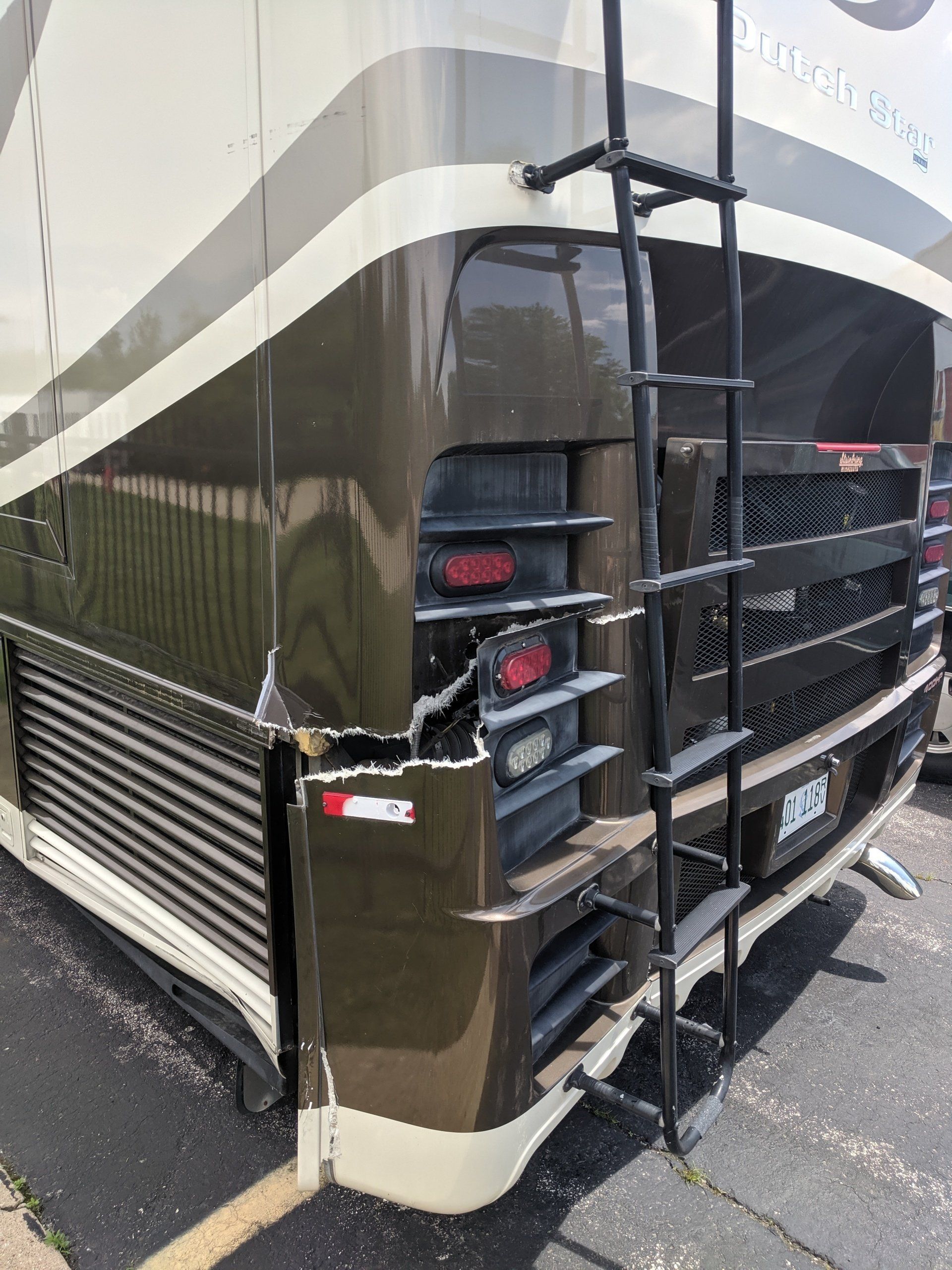 Newmar Dutchstar Fiberglass damage RV Repair RV collision