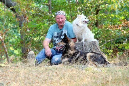 Eckard Wulfmeyer mit seinen Hunden