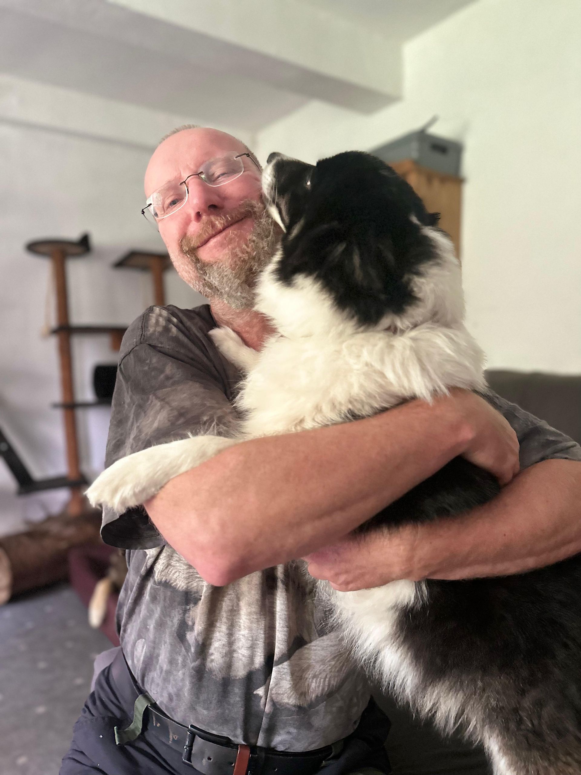 Eckard Wulfmeyer mit seinem Hund Elin