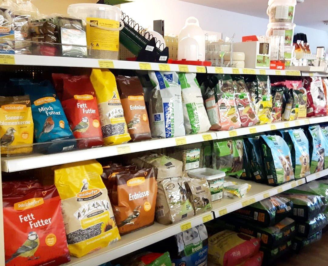 Tiernahrung im Agrarmarkt Stiefenhofen