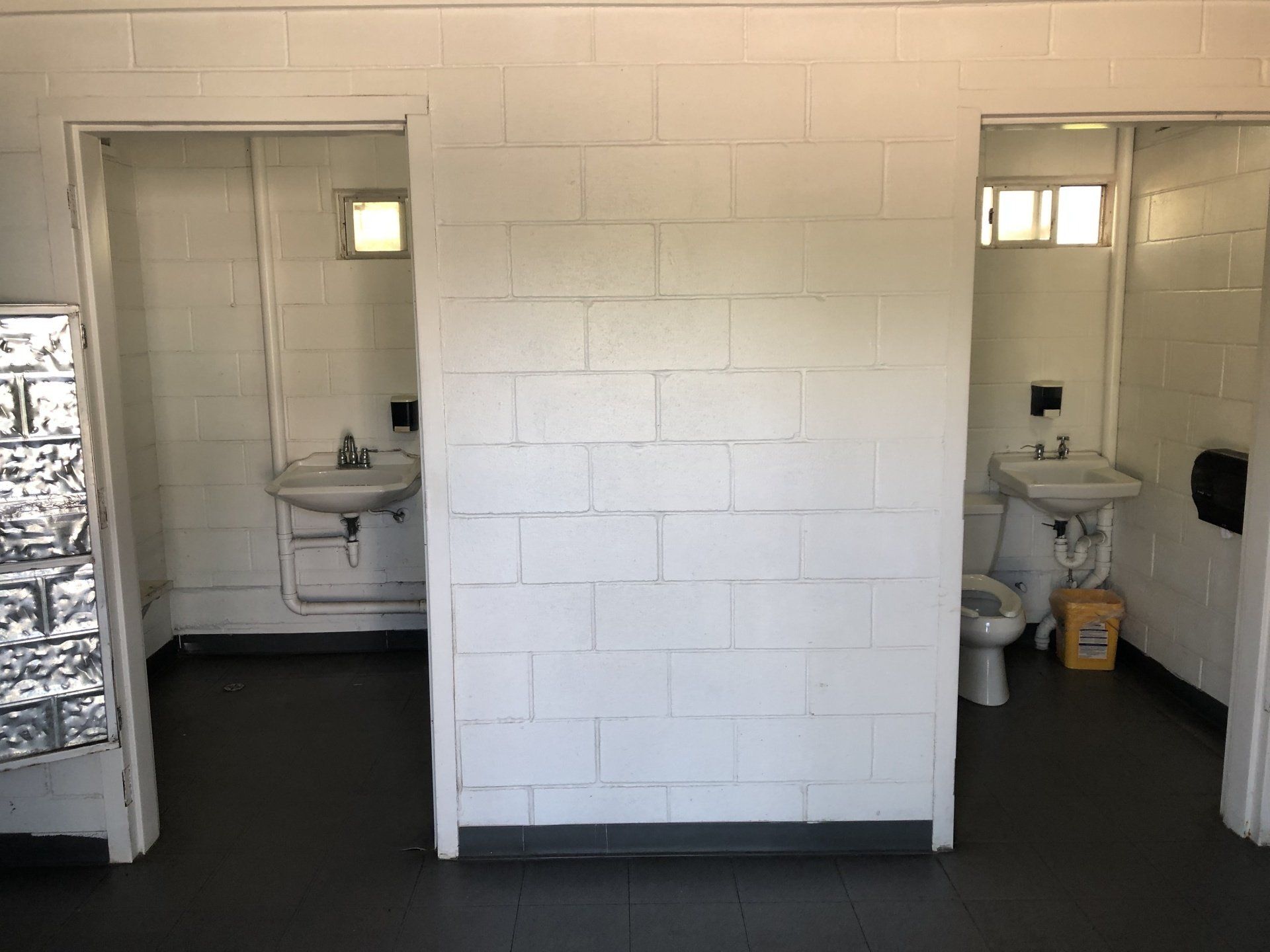 Clean Restrooms at Texas Tubes double as changing rooms before and after Tubing on the Comal River. Clean Restrooms at Texas Tubes double as changing rooms before and after Tubing on the Comal River.