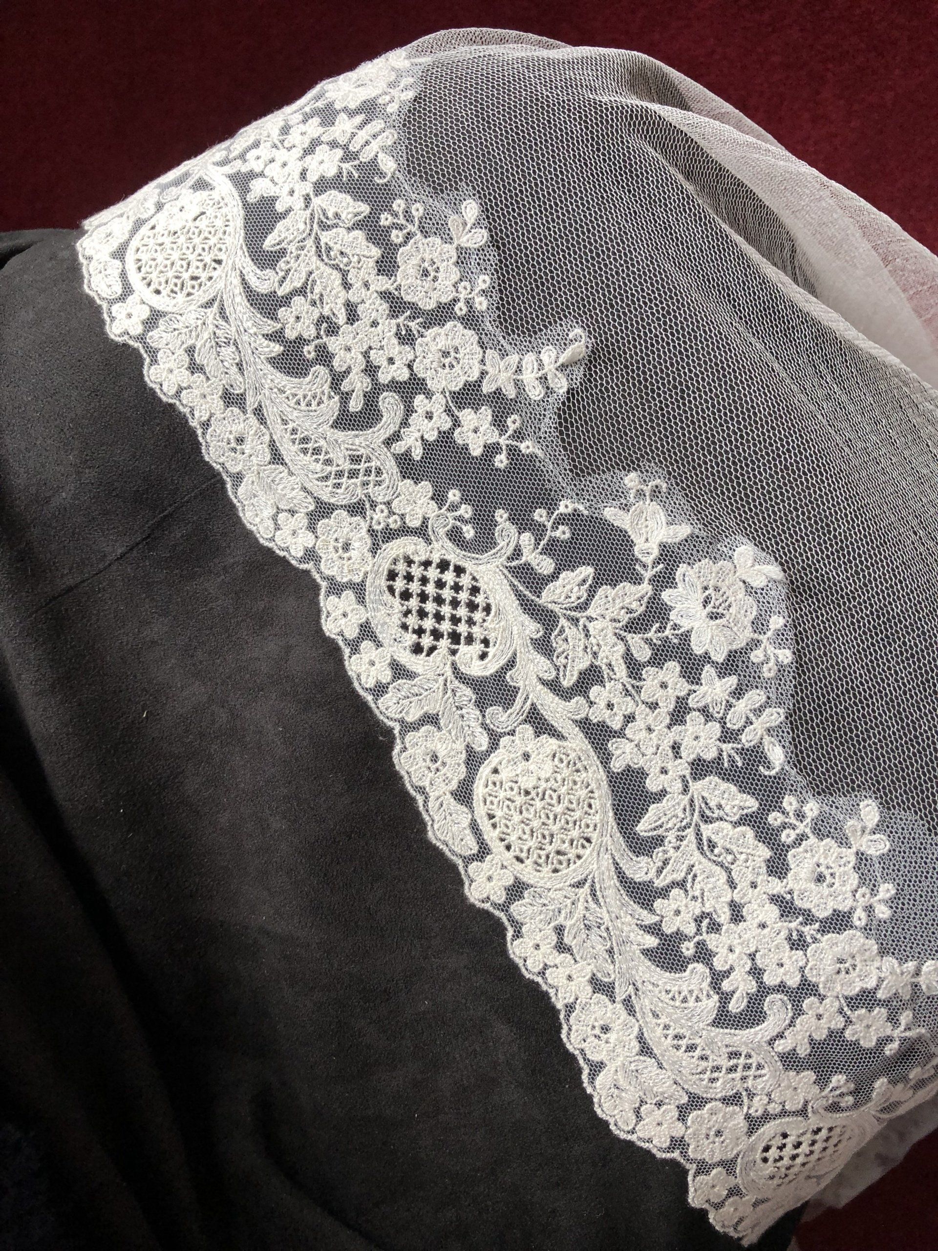 Silk tulle & lace veil