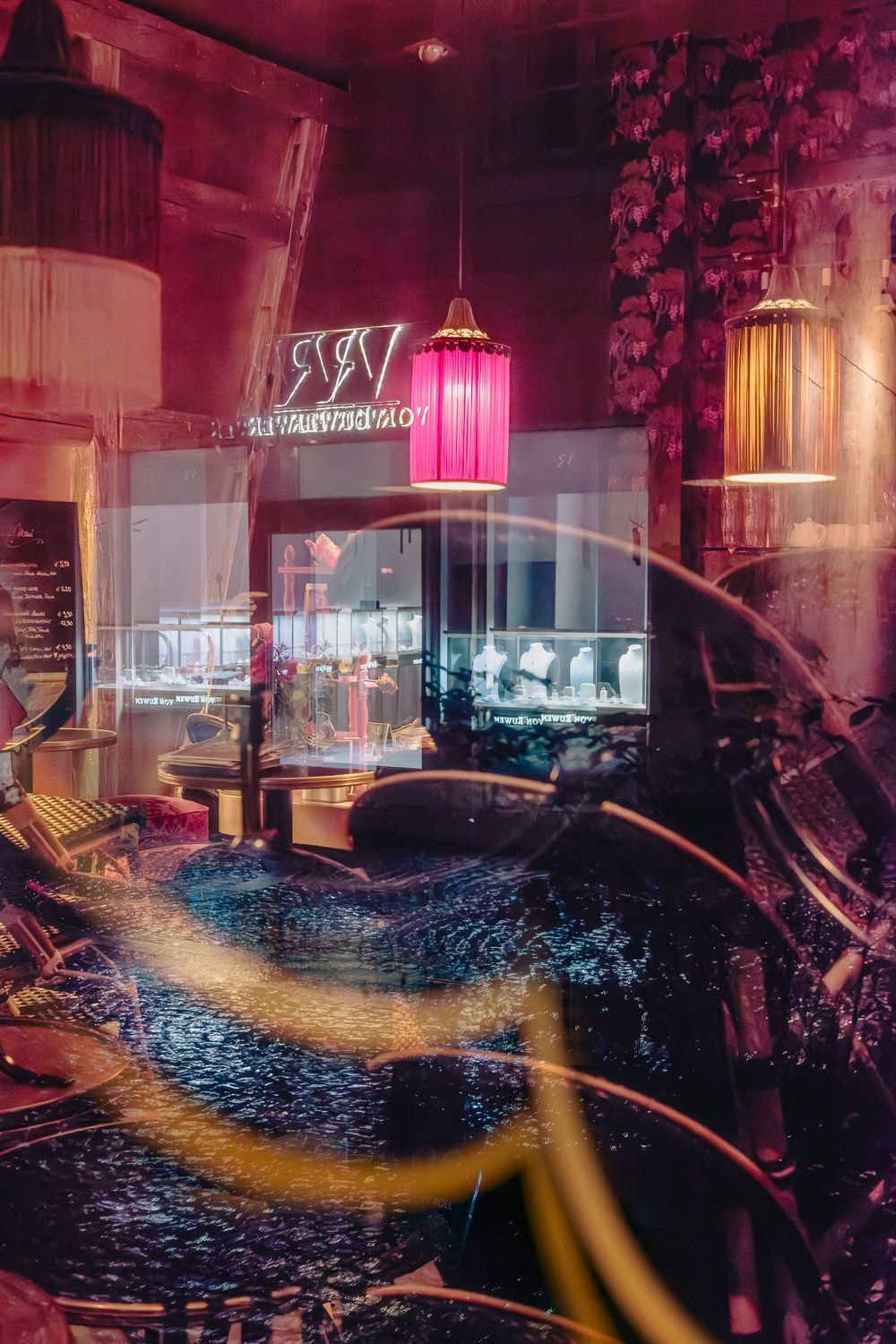 Fotokunst Collagen urbaner nächtlicher Szenerien