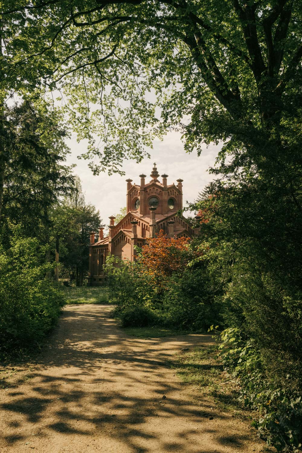 Gebäude auf Friedhof
