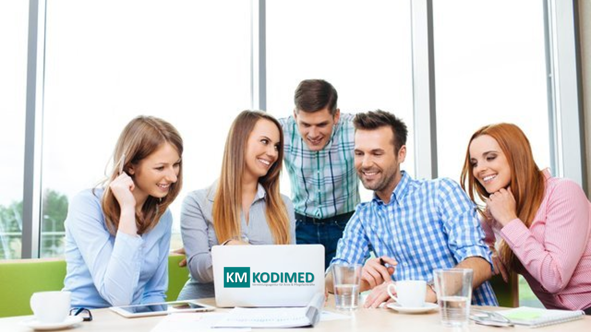 Arbeit mit Leidenschaft motiviertes KODIMED Team