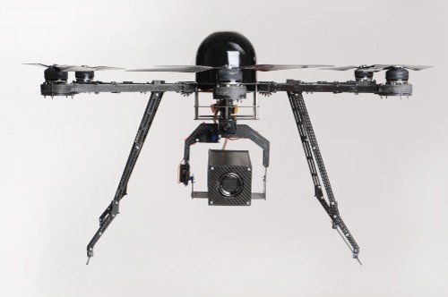 Die HexaCopter Drohne wurde speziell für Erkundung, Observation und Vermessung sowie Dokumentation entwickelt. Kameras für die verschiedenen Aufgaben runden den Funktionsumfang ab.Für die Auswertung der Daten stehen umfangreiche Tools zur Verfügung.