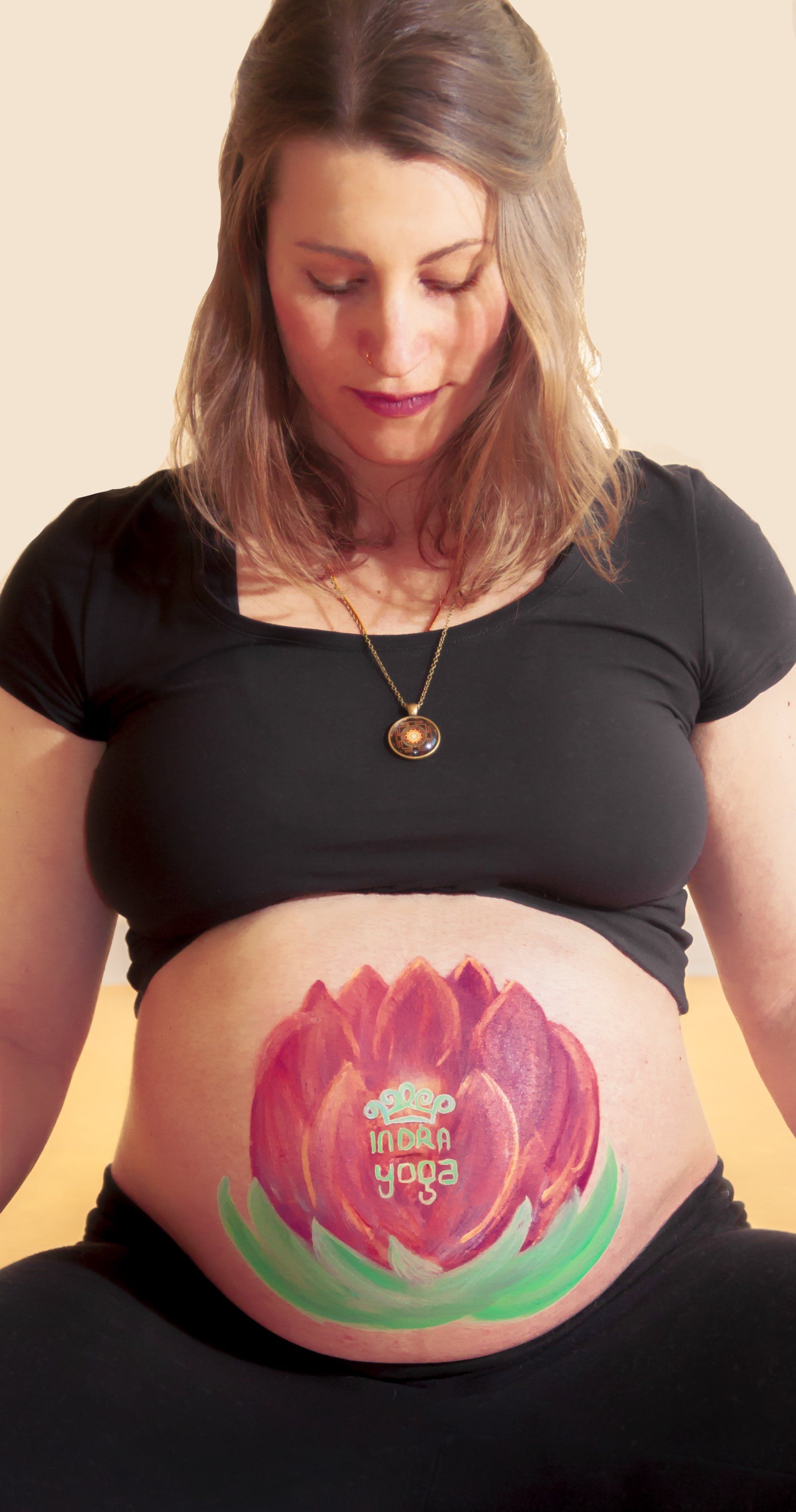 Indra Yoga Bretten Manuela König Yoga in der Schwangerschaft Belly Painting mit Suse Steiger