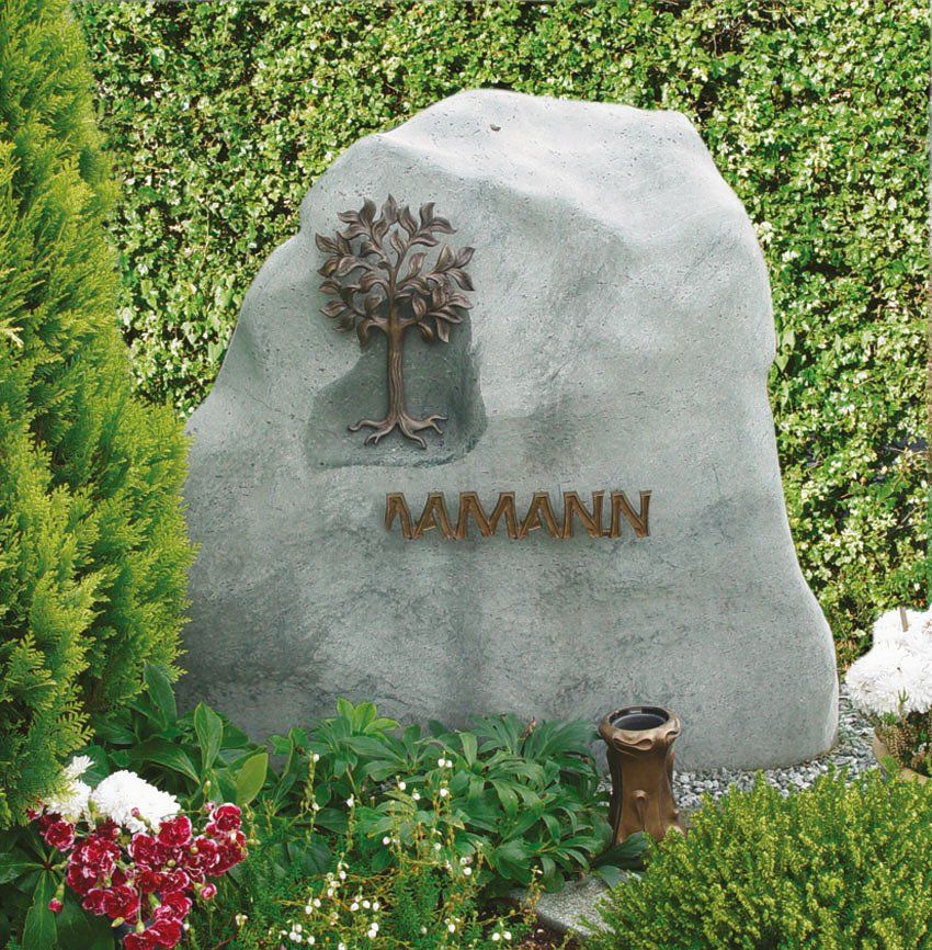 Grabstein mit Bronzedeko von Kernbach Naturstein