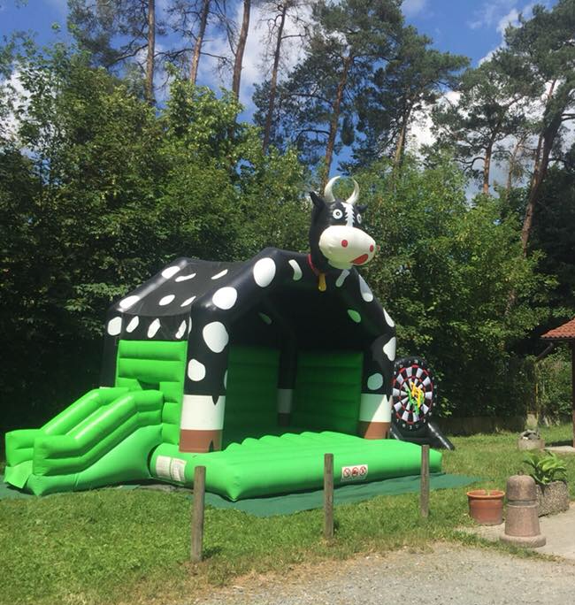 Huepfburg_mieten_leihen_online_flash-light_veranstaltungstechnik