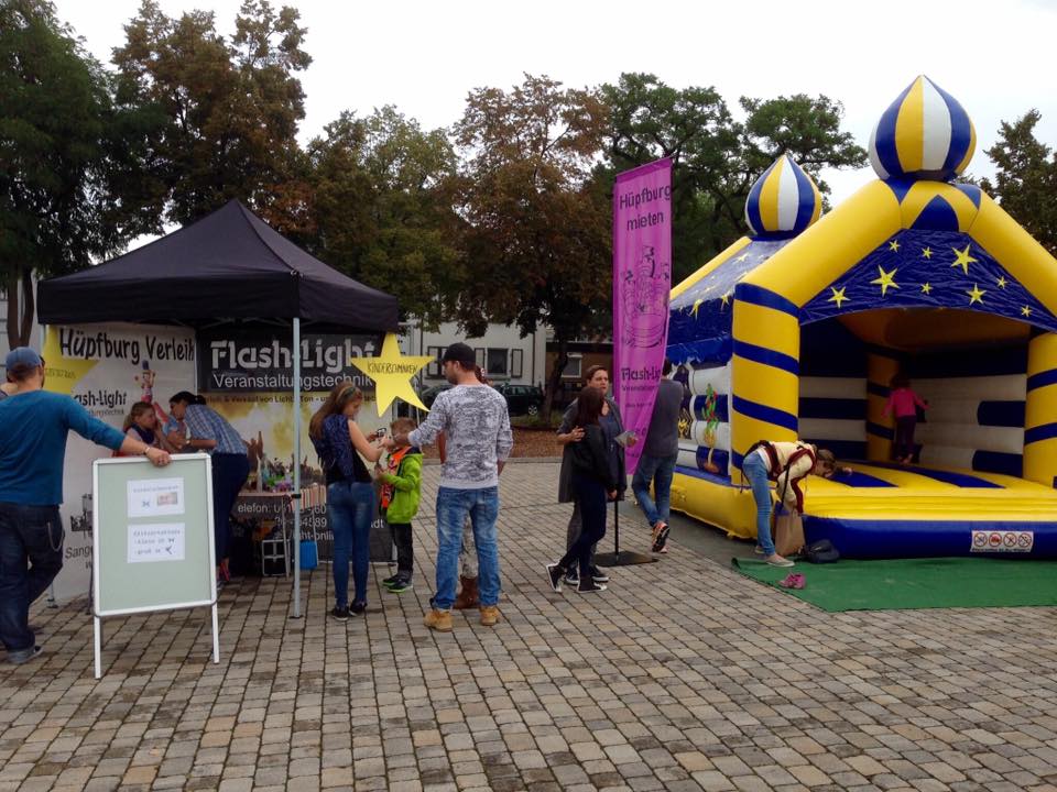 Huepfburg_mieten_leihen_online_flash-light_veranstaltungstechnik