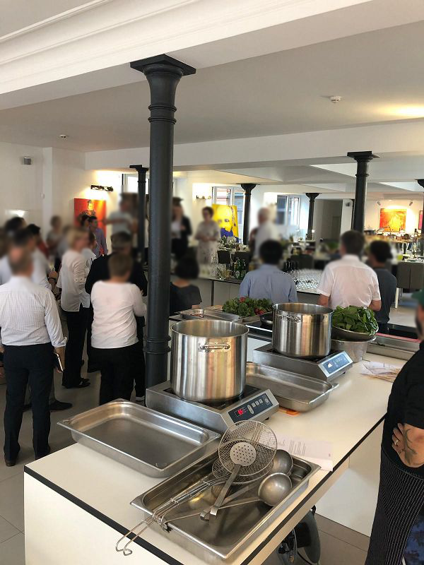 OMA-ROSI-MESSE-CATERING-GALERIE-1