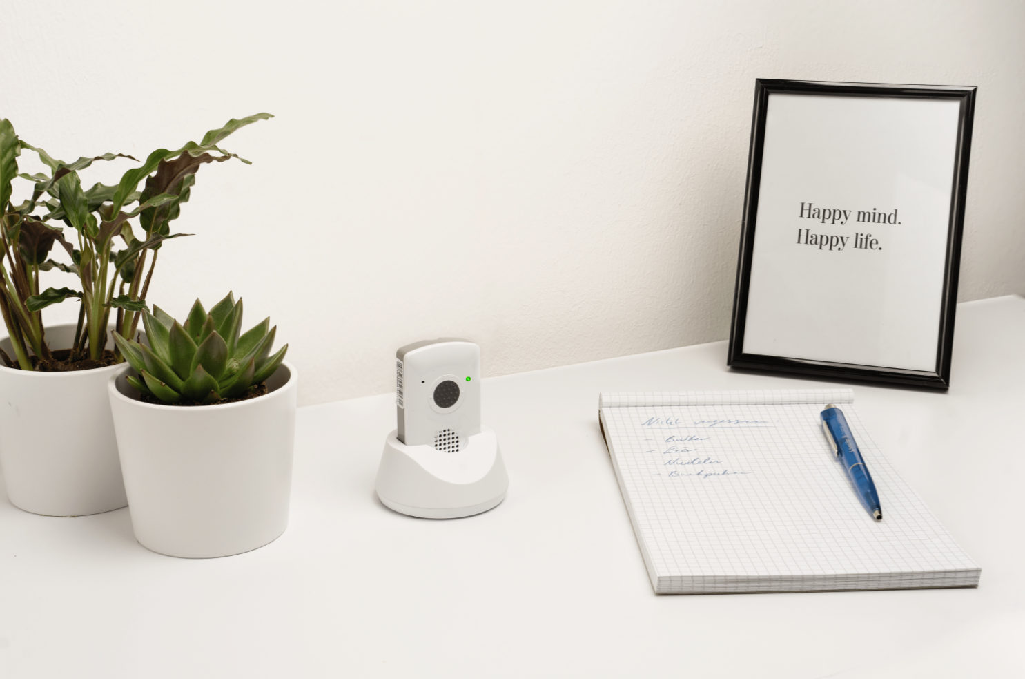 Vitatel Notrufsysteme und Notrufuhren abgesichert zuhause und