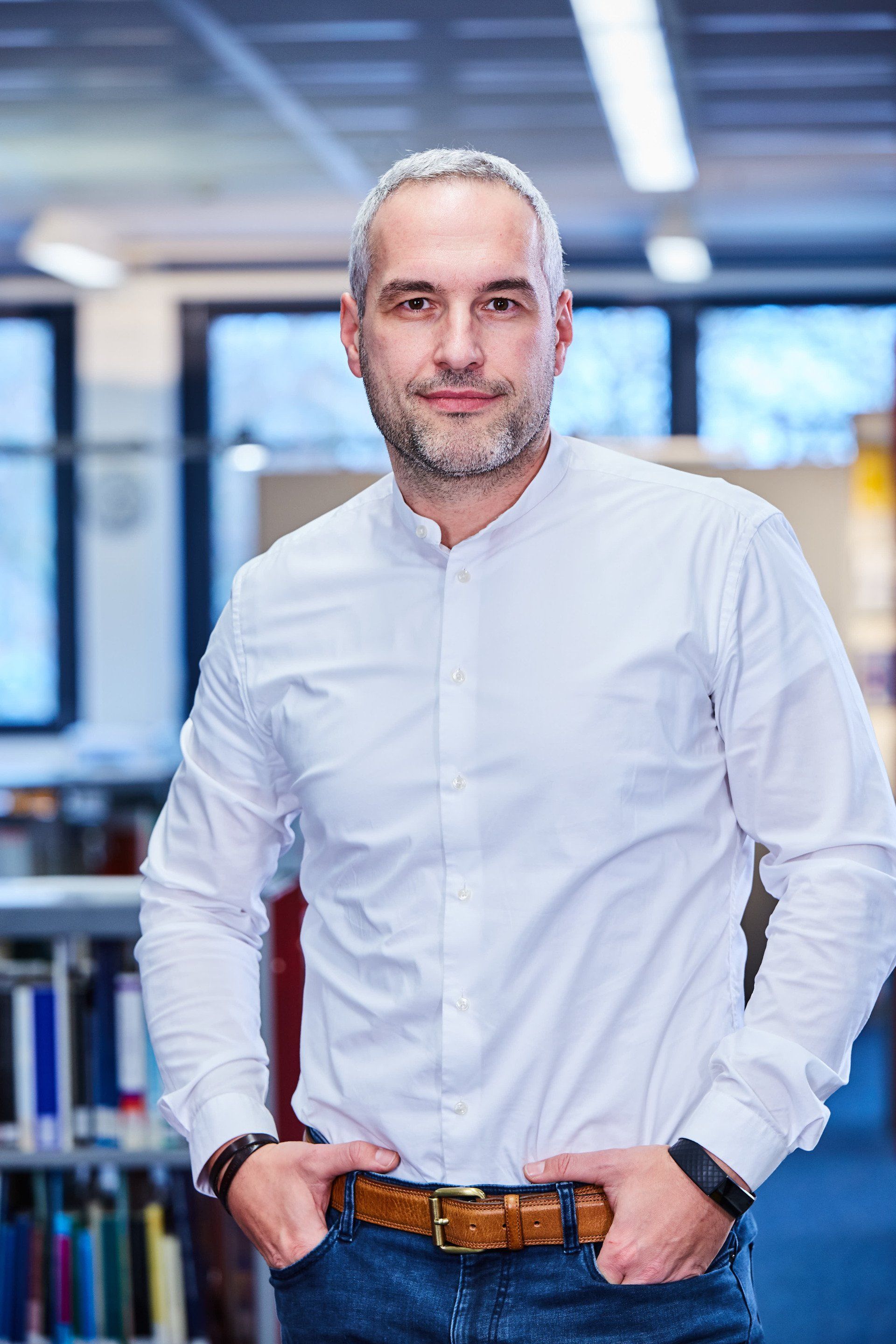 Portrait von Prof. Dr. Thorsten Hesselbarth, Akademischer Leiter des Kompetenzbereiches Verwaltungsrecht an der Kehler Akademie e.V. und Professor an der Hochschule Kehl