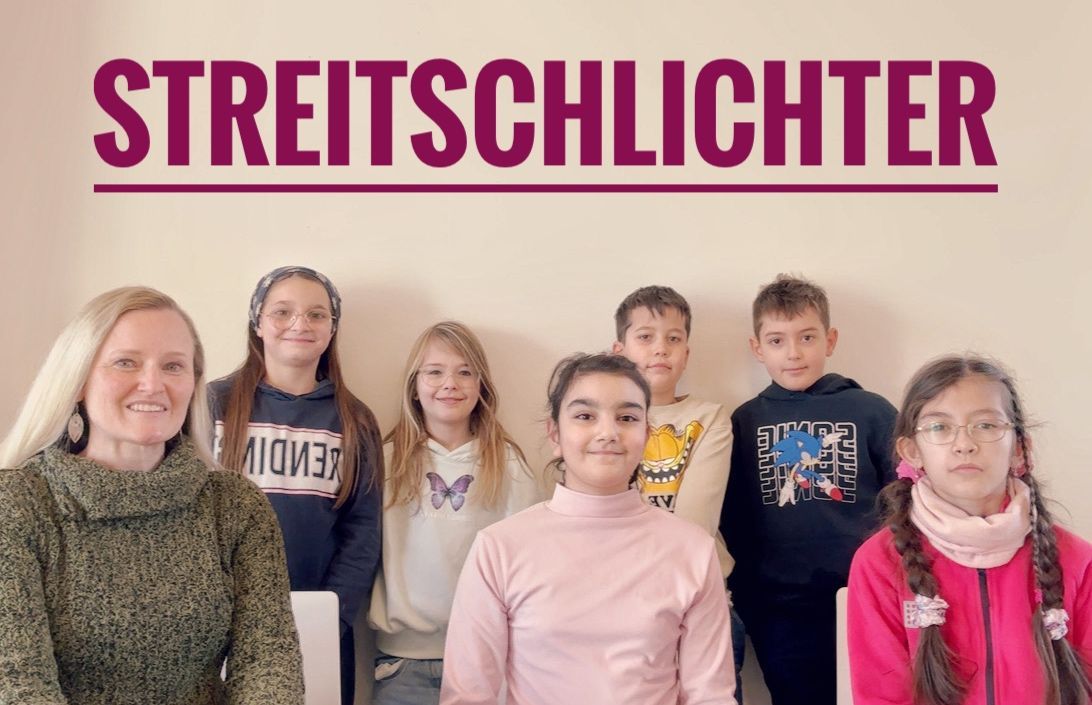 Vorstellung Streitschlichter der Rosenschule Die sechs neu ausgebildeten Streitschlichter der Rosenschule und deren Anleiterin, GTS-Koordinatorin R. Glassmann-Riffel